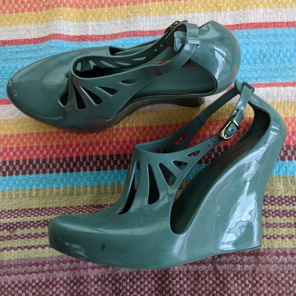 Melissa plastic wedges